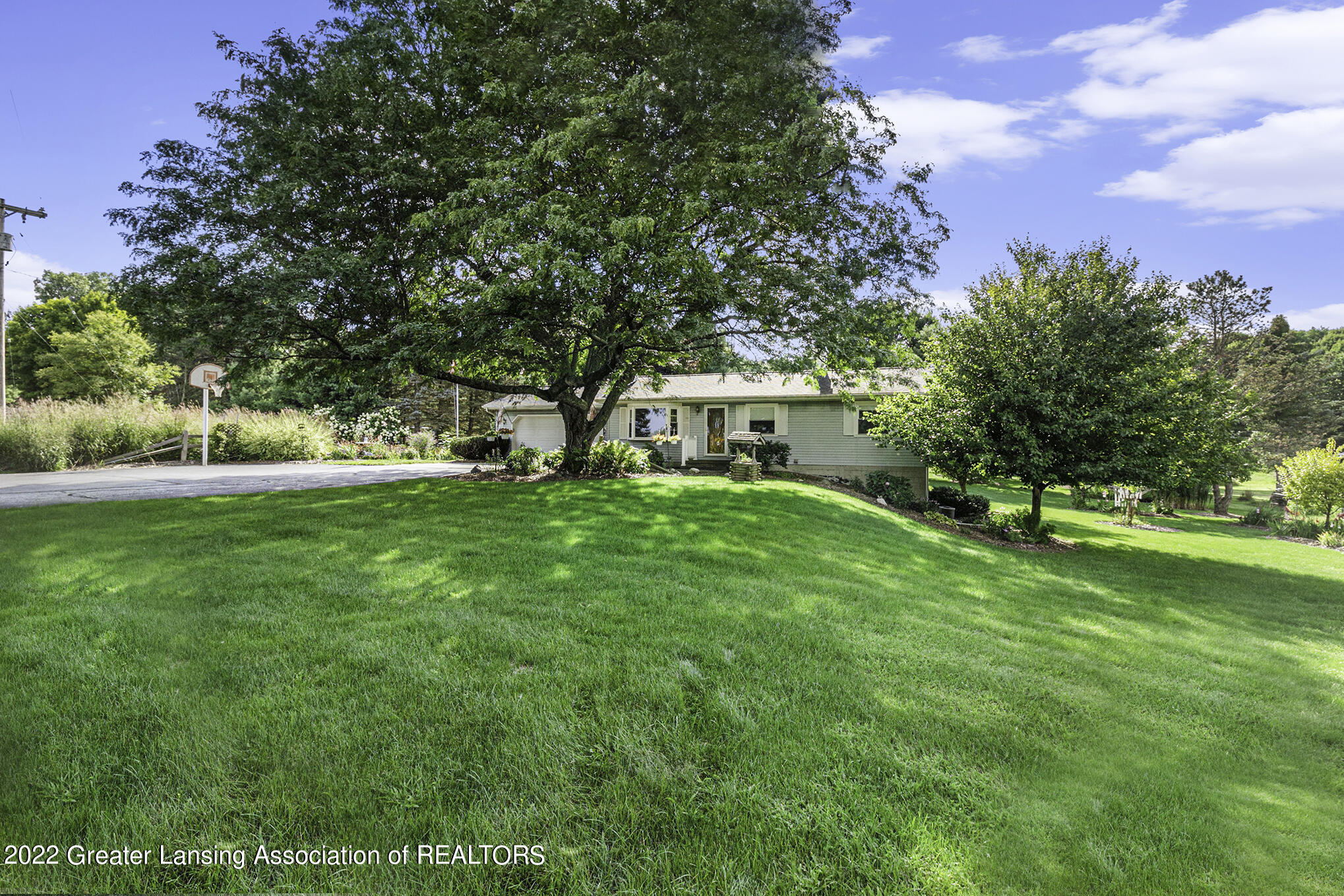 1058 South Meridian Road Mason, MI 48854 - Photo 3 of 27 IMG_3215