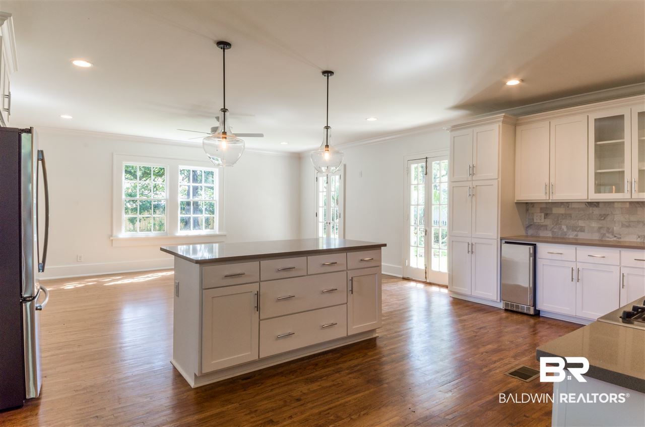 255 McDonald Avenue Mobile, AL 36604 - Photo 9 of 30