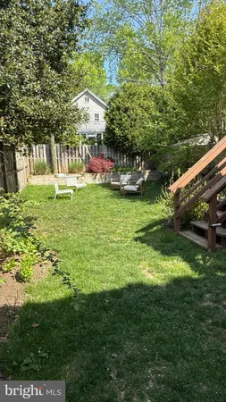 $4,200 | 122 East Maple Street, Alexandria, VA 22301