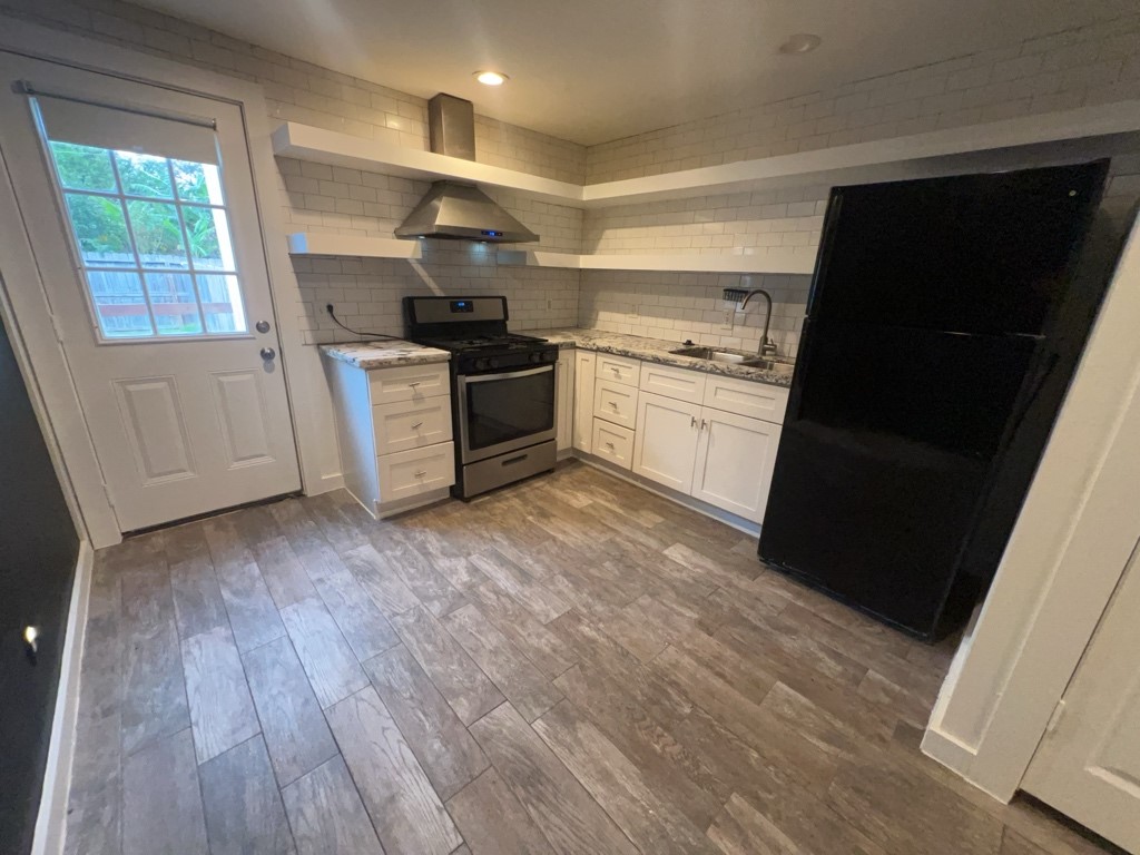 1917 Thonig Road Houston, TX 77055 - Photo 5 of 13