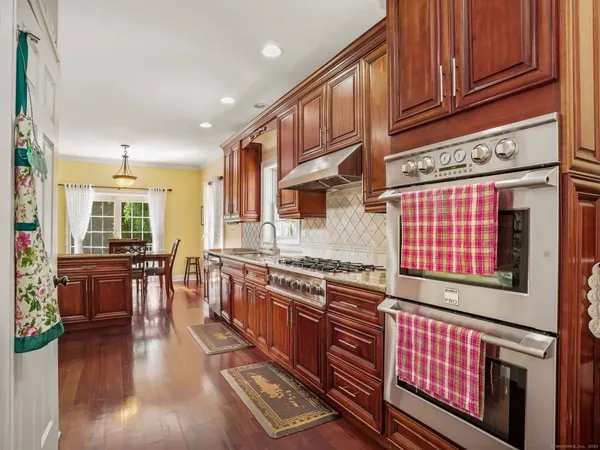 $7,500 | 56 Barholm Avenue, Stamford, CT 06907