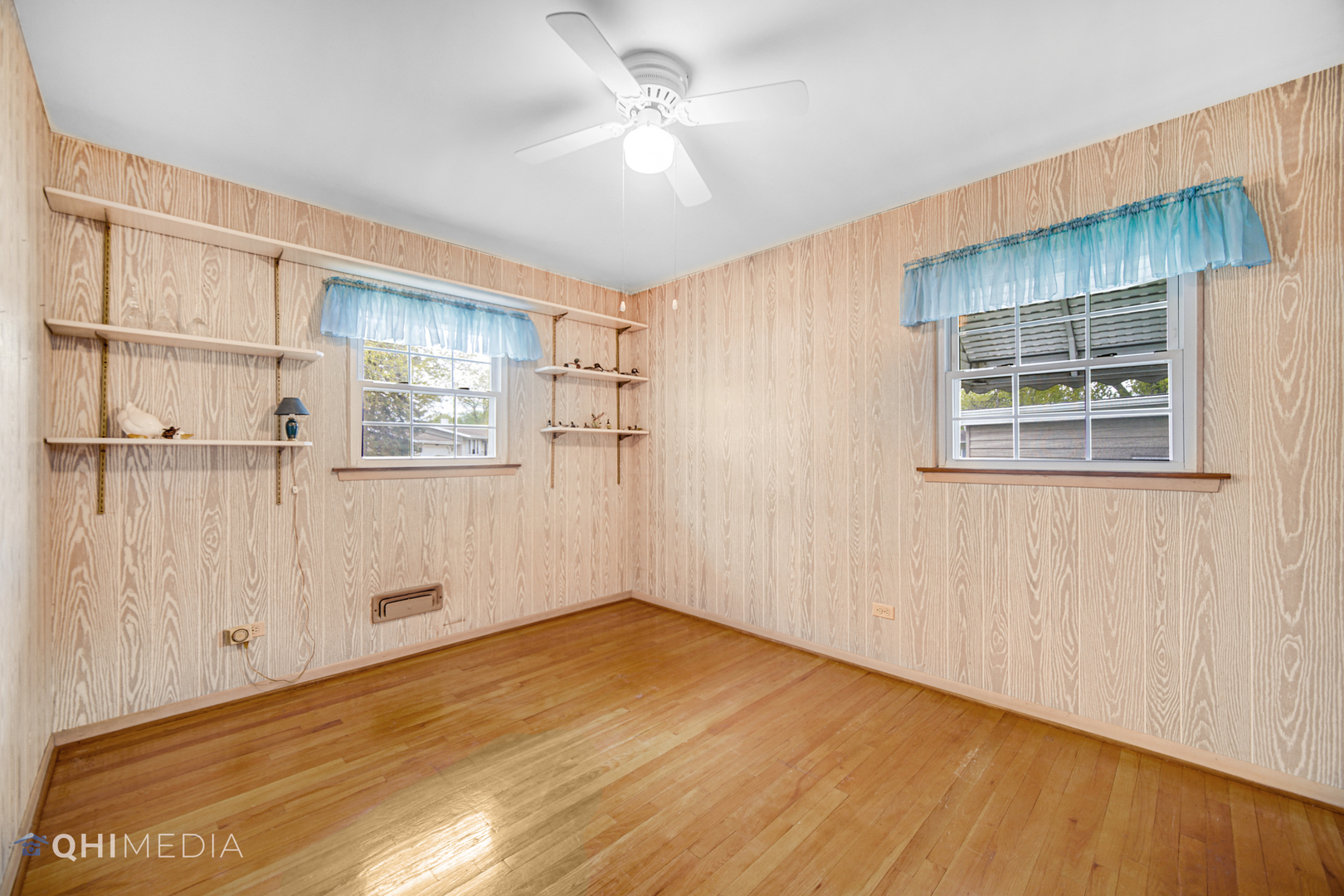 74 Arrowhead Drive Thornton, IL 60476 - Photo 12 of 26 a view of an empty room with a window