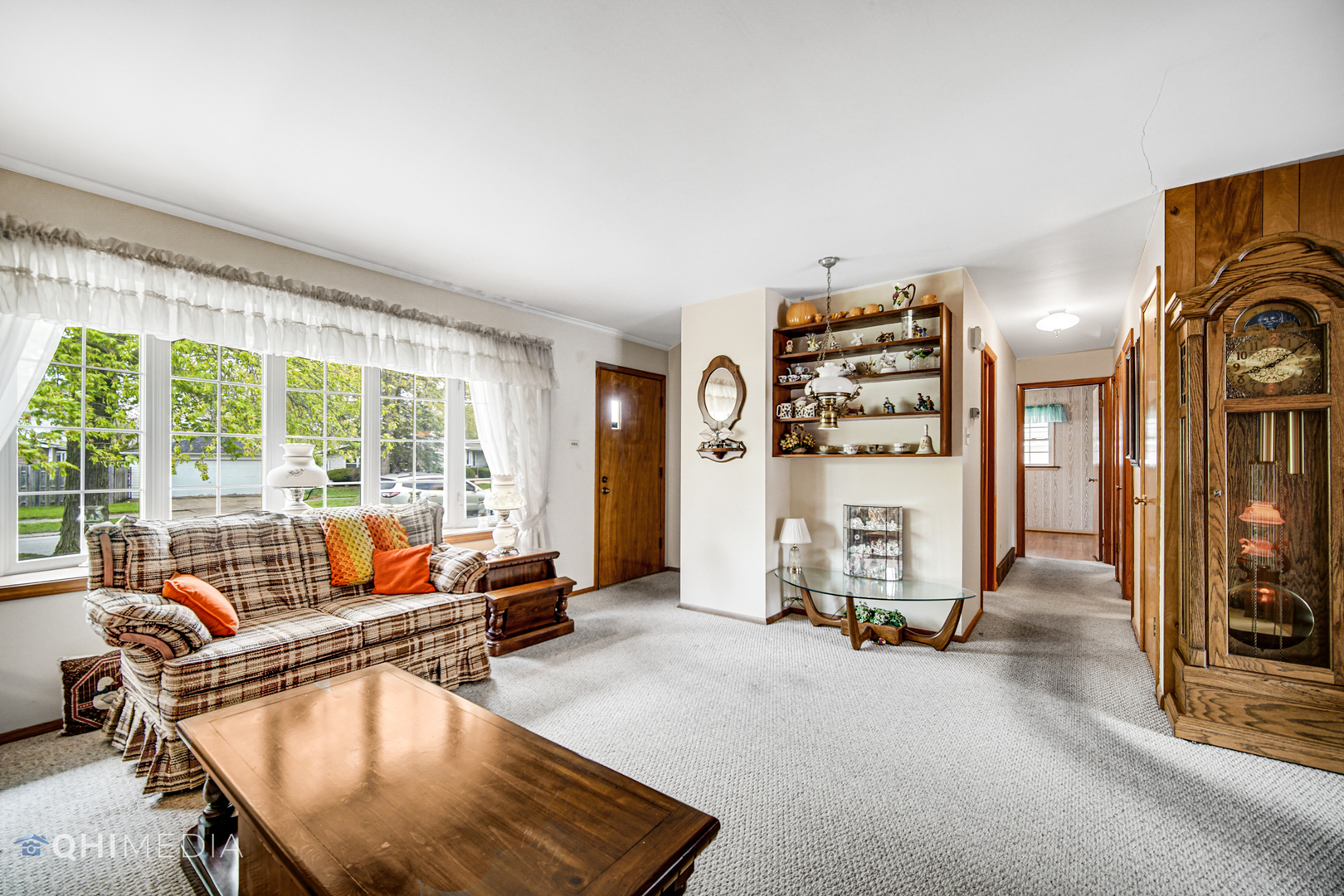 74 Arrowhead Drive Thornton, IL 60476 - Photo 4 of 26 a room with gym equipment and a large window