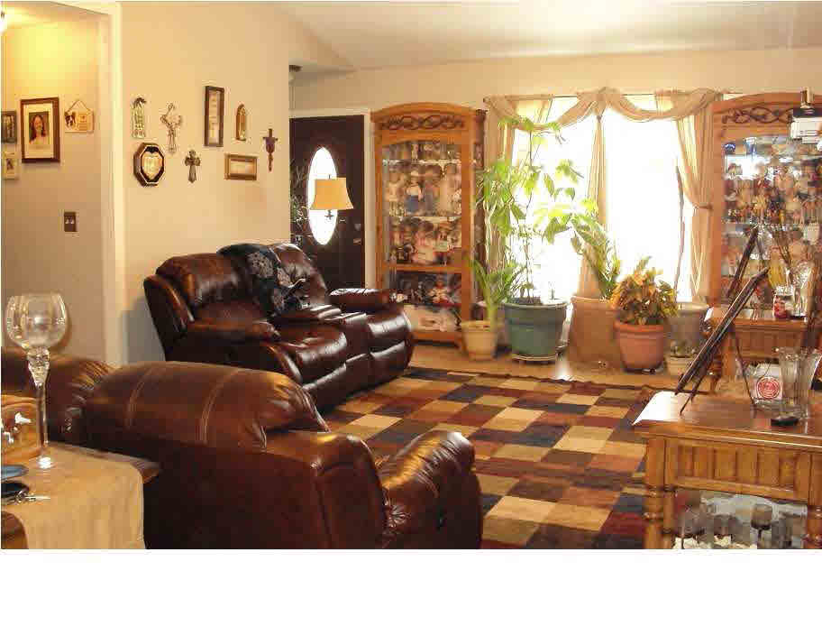 773 County Line Road Mendenhall, MS 39114 - Photo 6 of 17 Family Room