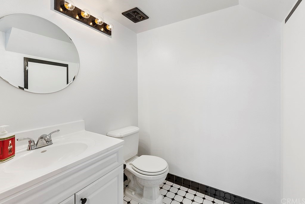 17755 Regency Circle Bellflower, CA 90706 - Photo 11 of 23