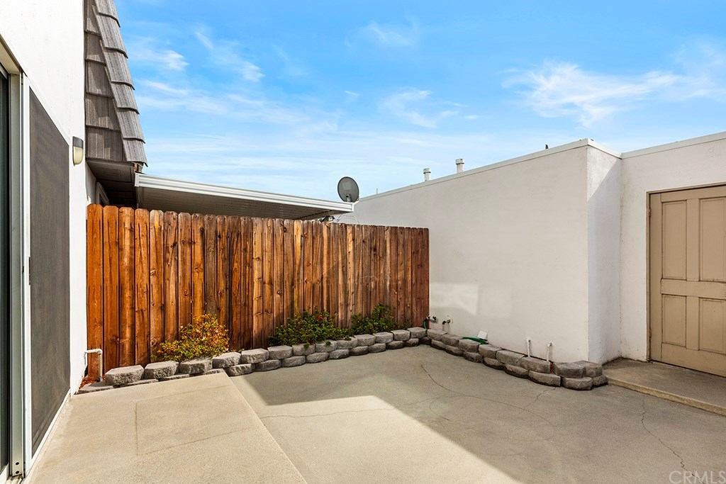 17755 Regency Circle Bellflower, CA 90706 - Photo 17 of 23