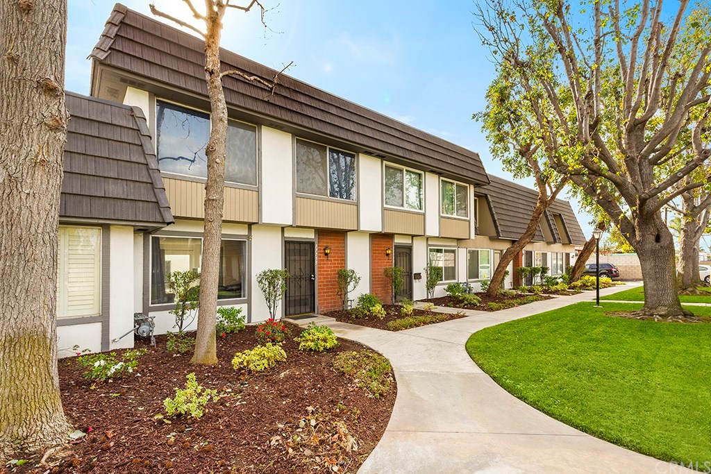 17755 Regency Circle Bellflower, CA 90706 - Photo 3 of 23