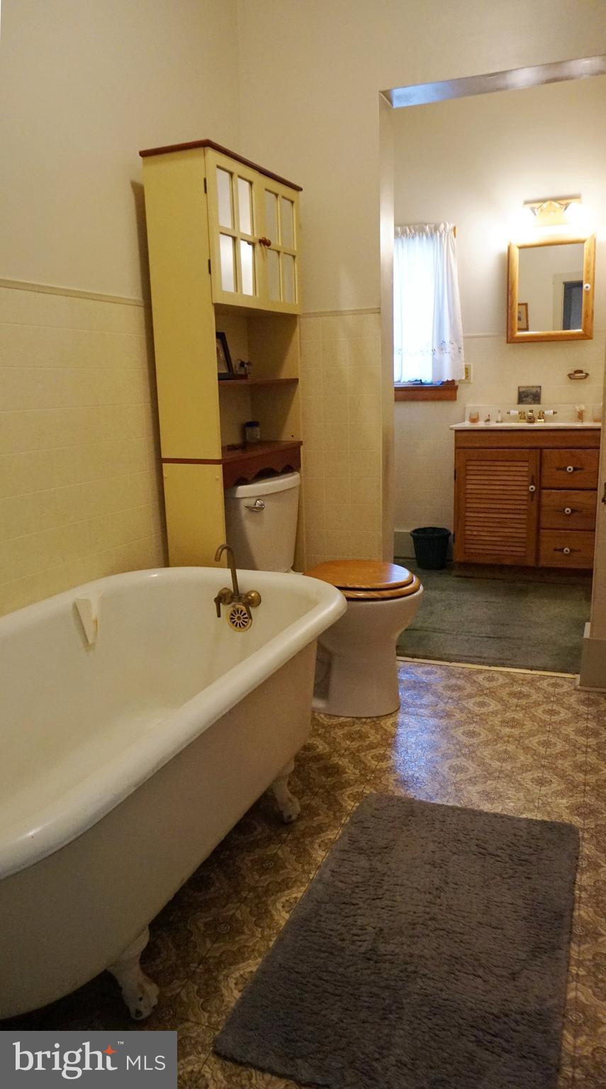 5709 Rusk Avenue Baltimore, MD 21215 - Photo 24 of 30 1st floor bath