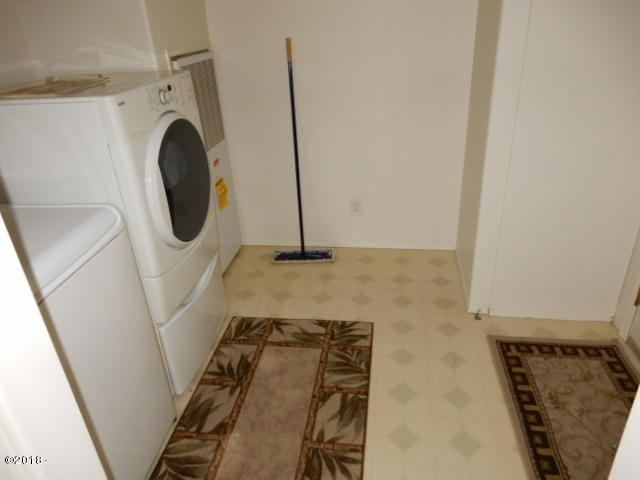 3895 Summit Ridge Circle Depoe Bay, OR 97341 - Photo 9 of 18 Utility Room