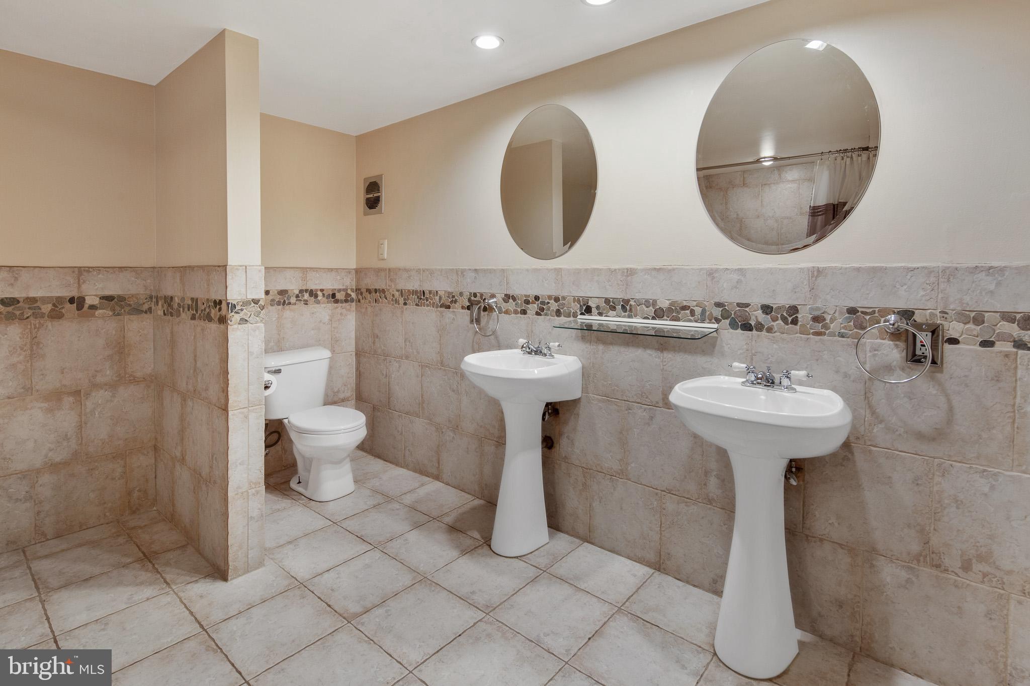 15 Springhill Road Mantua, NJ 08051 - Photo 16 of 34 Main floor Full Bathroom