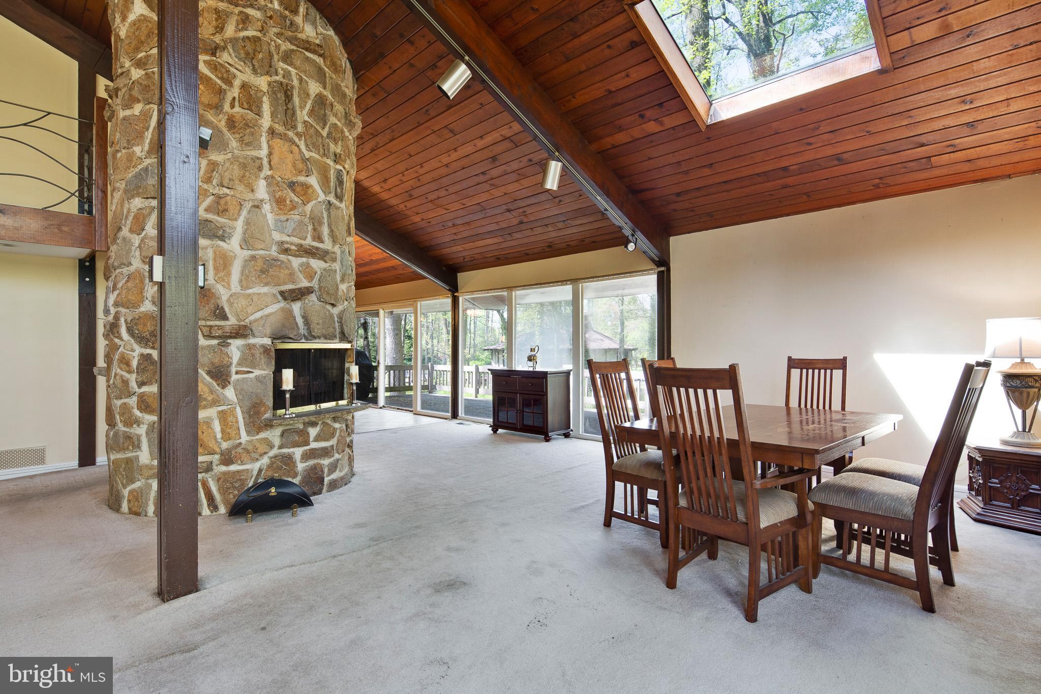 15 Springhill Road Mantua, NJ 08051 - Photo 9 of 34 Dining area w/ skylights above