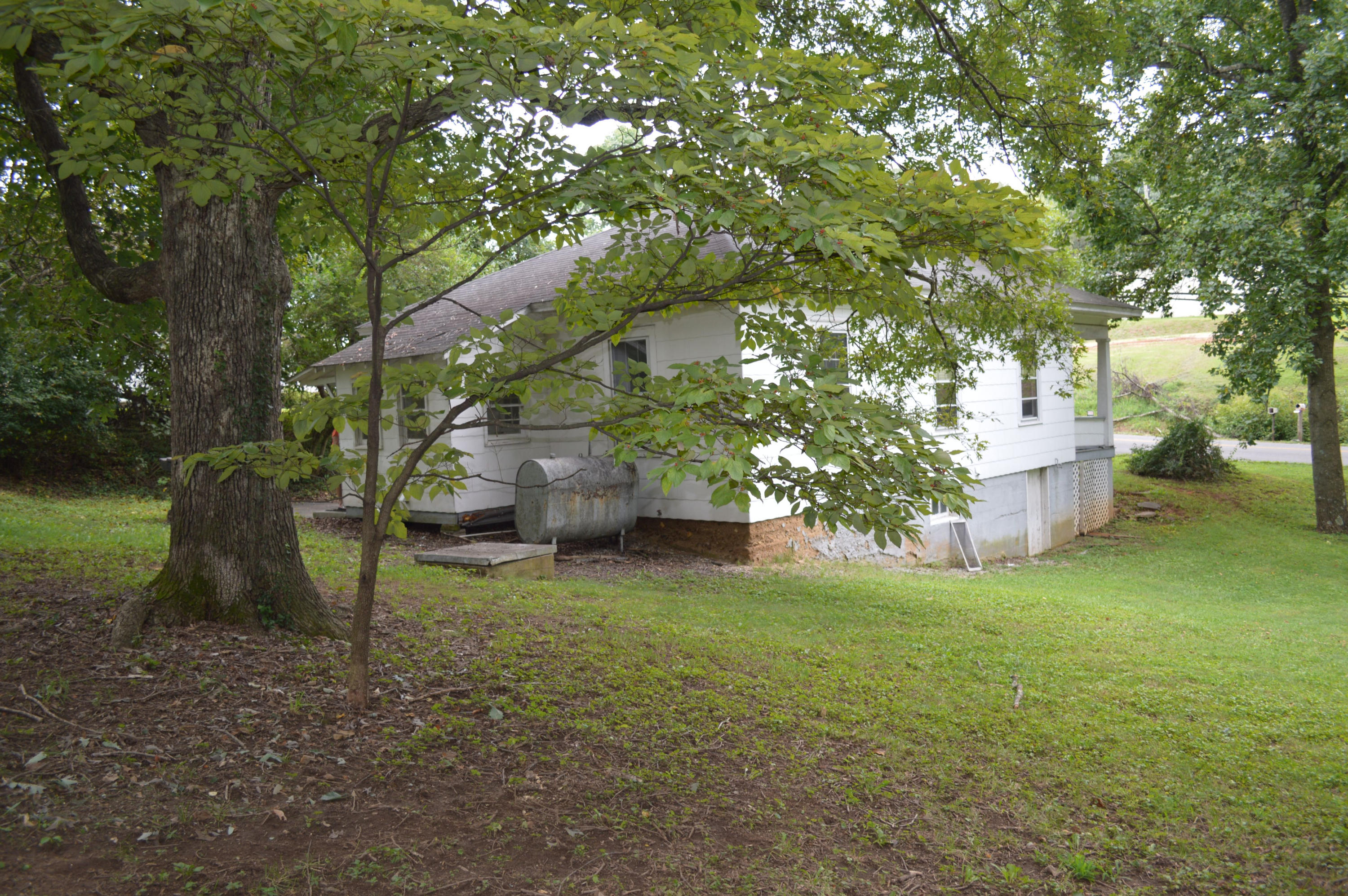 2372 Rutrough Road Southeast Roanoke, VA 24014 - Photo 17 of 19 DSC_0382