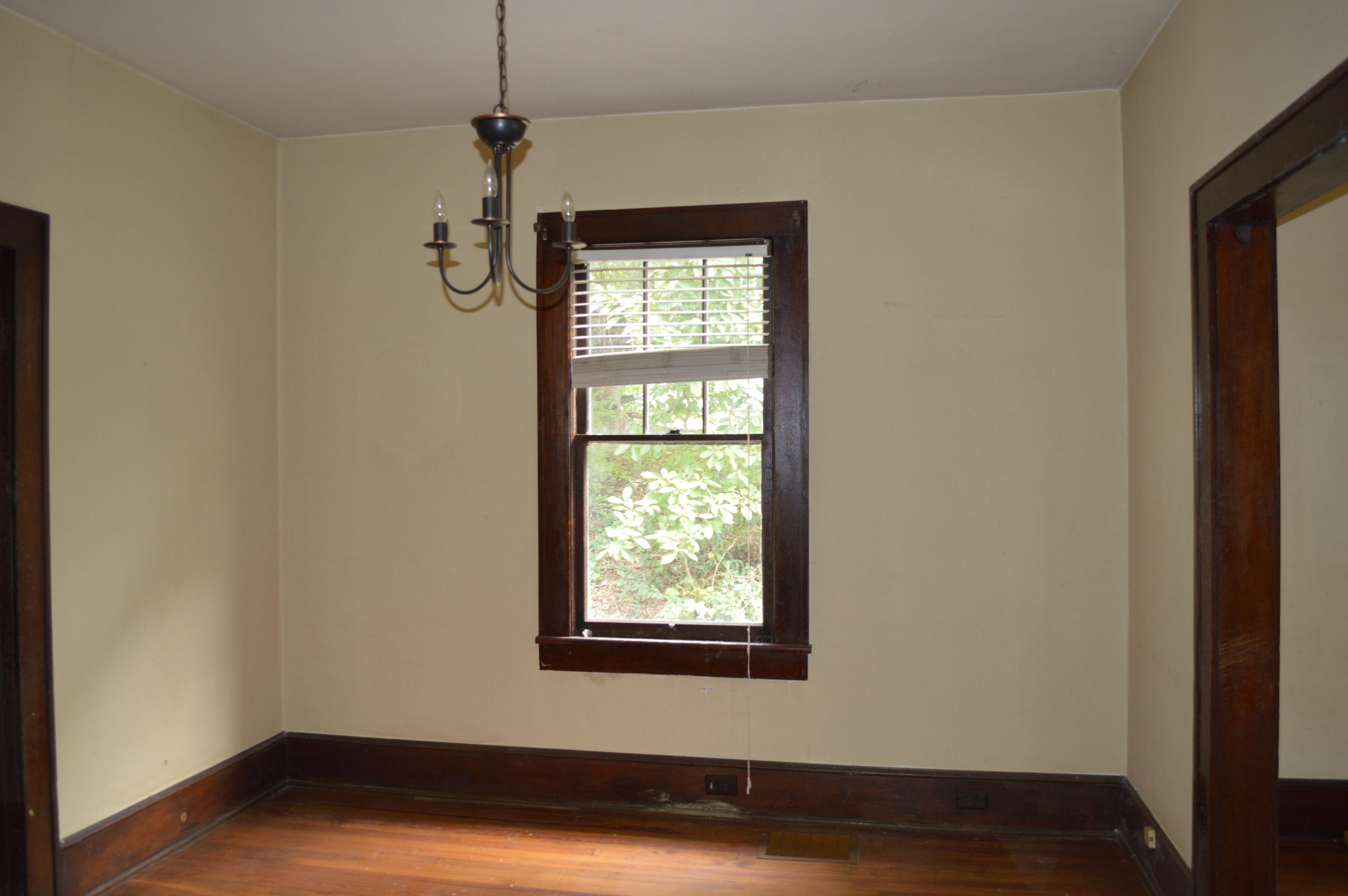2372 Rutrough Road Southeast Roanoke, VA 24014 - Photo 3 of 19 DSC_0389