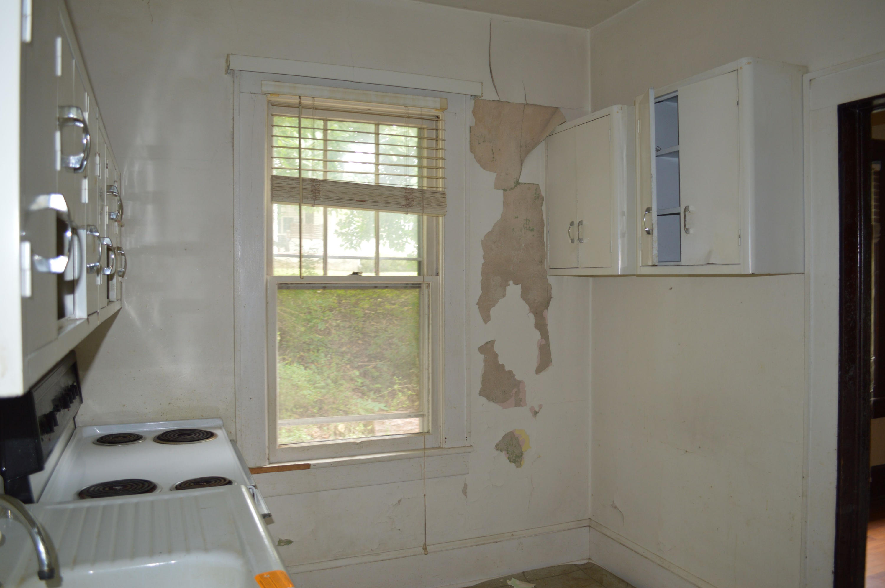 2372 Rutrough Road Southeast Roanoke, VA 24014 - Photo 10 of 19 DSC_0397