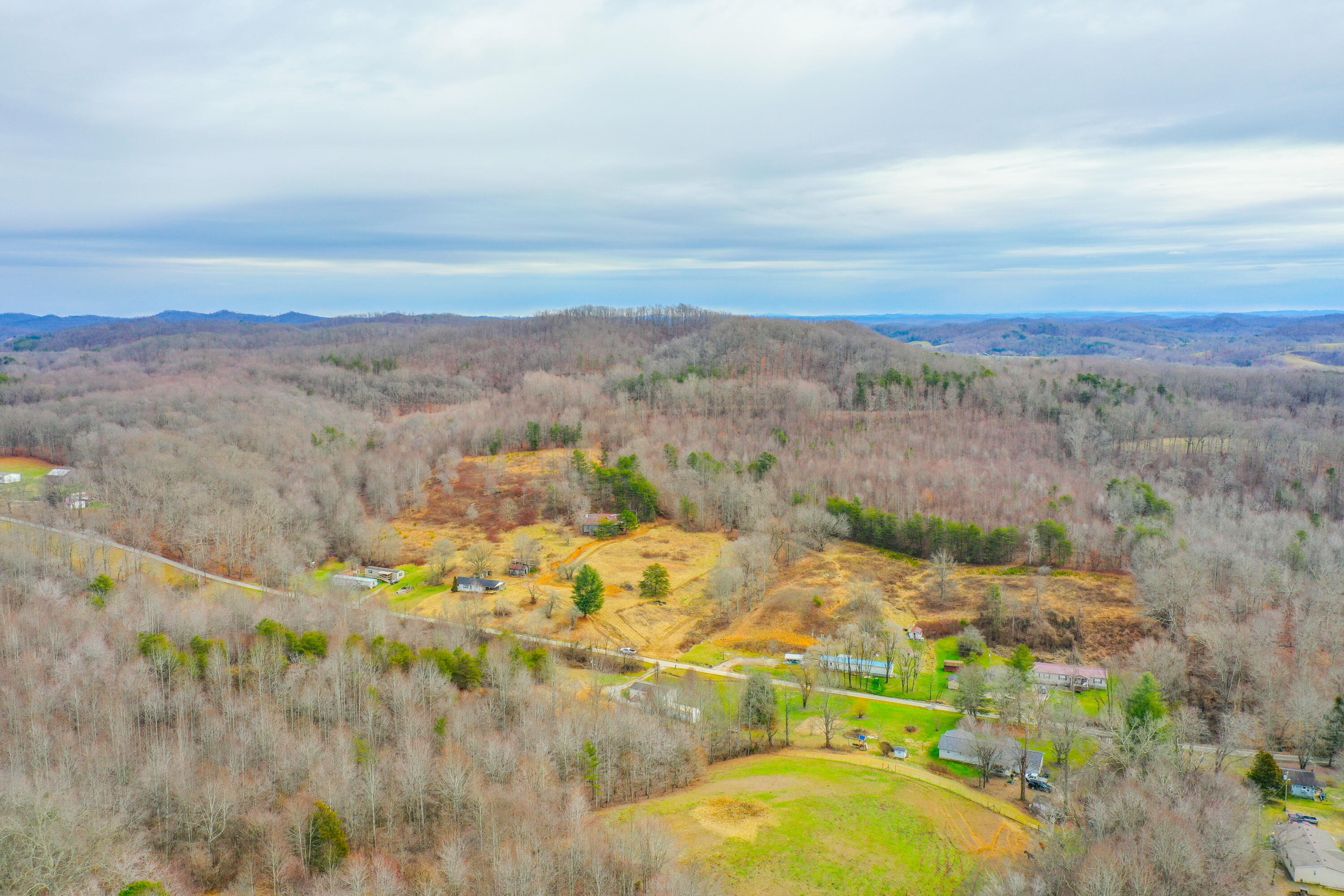 1763 Burnett Road London, KY 40744 - Photo 28 of 92 org_5f2a43fc1097bf2c_1706641924000-HDR