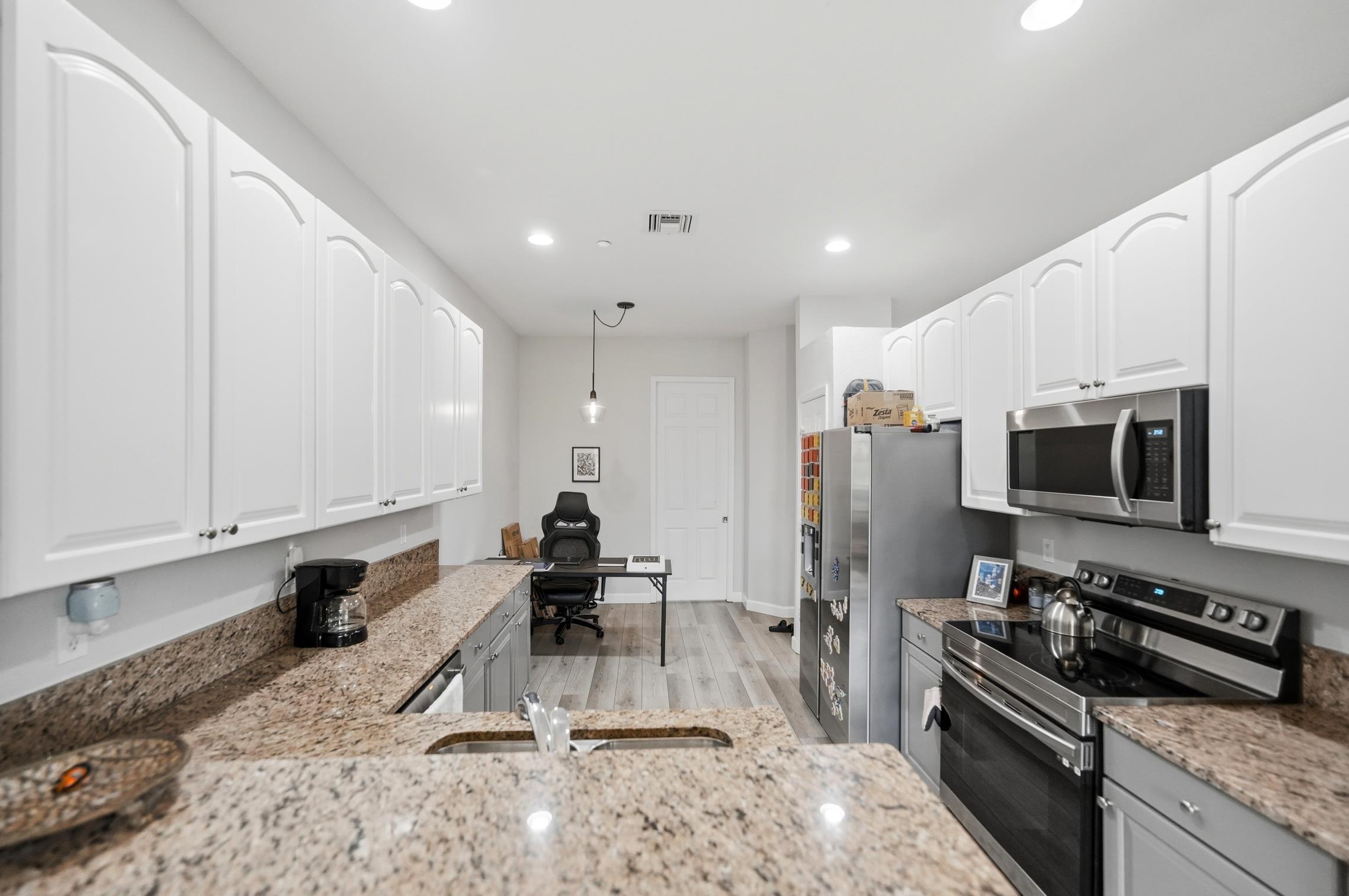 135 Southwest Walking Path Stuart, FL 34997 - Photo 17 of 38 17sfkpixbn