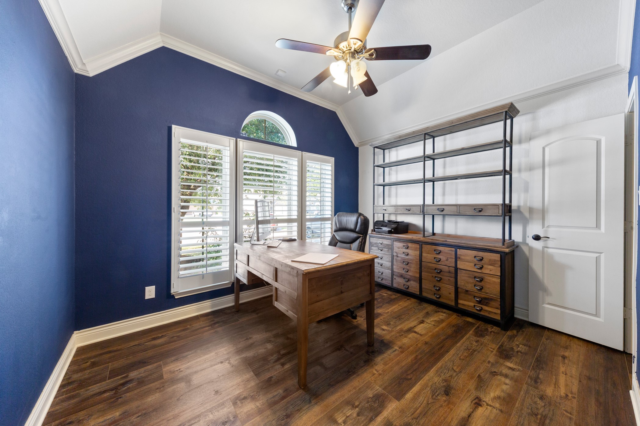 1235 Oxbow Crossing Lane Rosenberg, TX 77471 - Photo 15 of 34 a living room with hard wood floors and a window