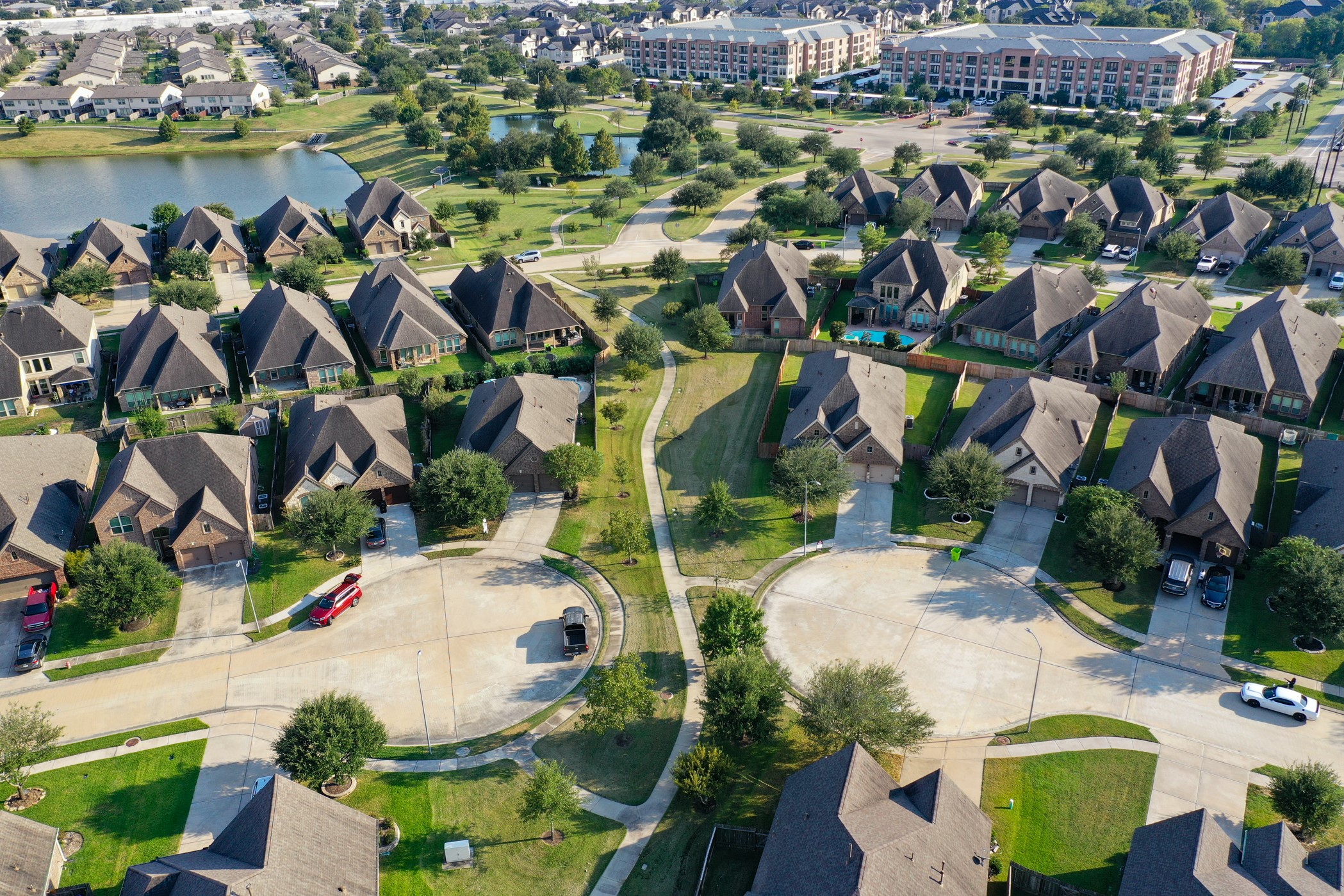 1235 Oxbow Crossing Lane Rosenberg, TX 77471 - Photo 32 of 34 an aerial view of residential house with outdoor space and swimming pool