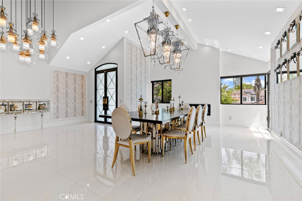 2223 Flintridge Drive Glendale, CA 91206 - Photo 12 of 74