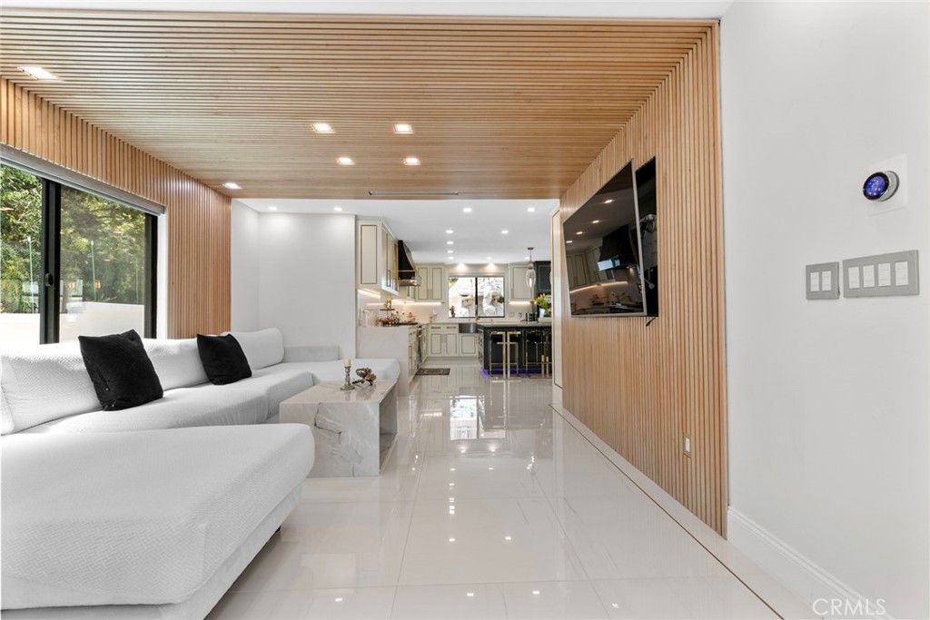 2223 Flintridge Drive Glendale, CA 91206 - Photo 13 of 74