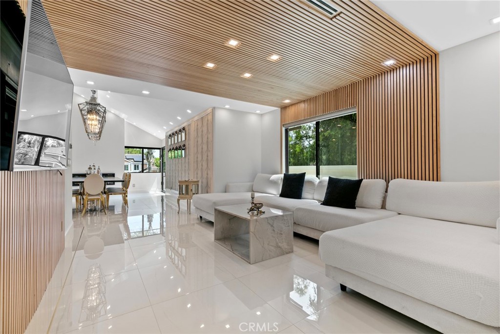 2223 Flintridge Drive Glendale, CA 91206 - Photo 14 of 74