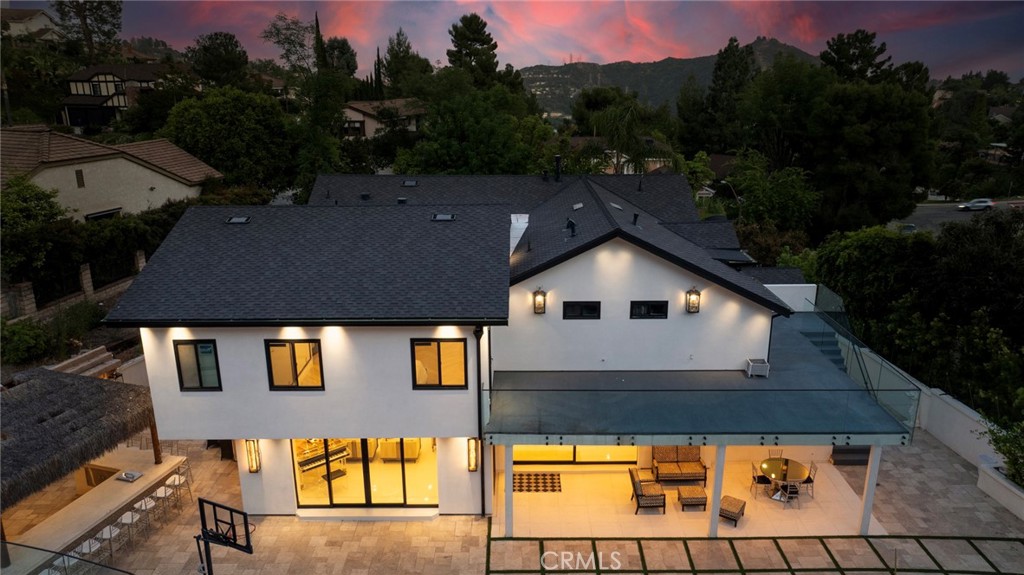 2223 Flintridge Drive Glendale, CA 91206 - Photo 3 of 74