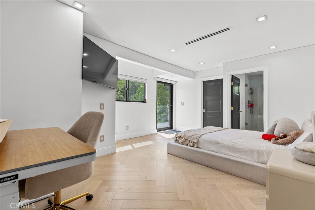 2223 Flintridge Drive Glendale, CA 91206 - Photo 35 of 74