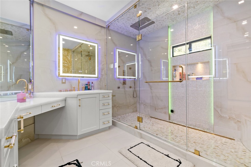 2223 Flintridge Drive Glendale, CA 91206 - Photo 47 of 74