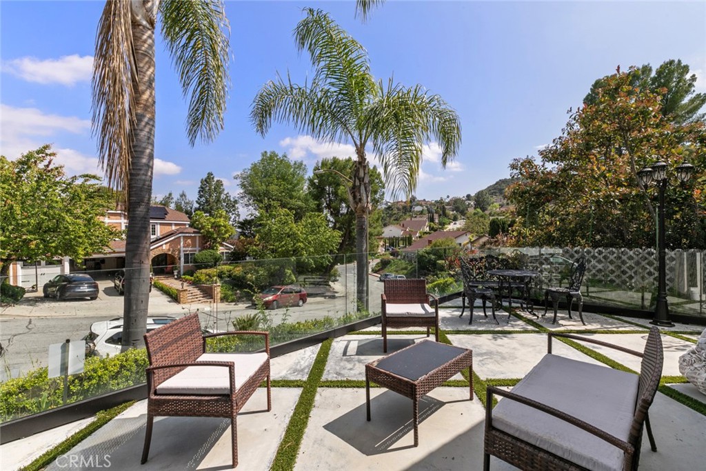 2223 Flintridge Drive Glendale, CA 91206 - Photo 5 of 74