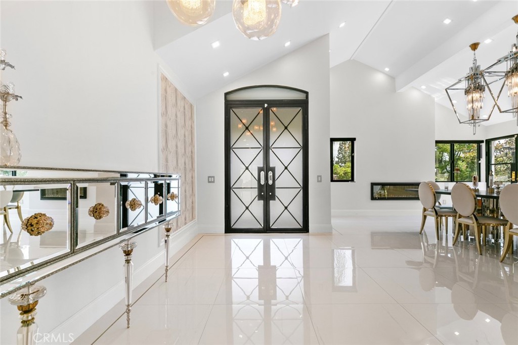 2223 Flintridge Drive Glendale, CA 91206 - Photo 6 of 74