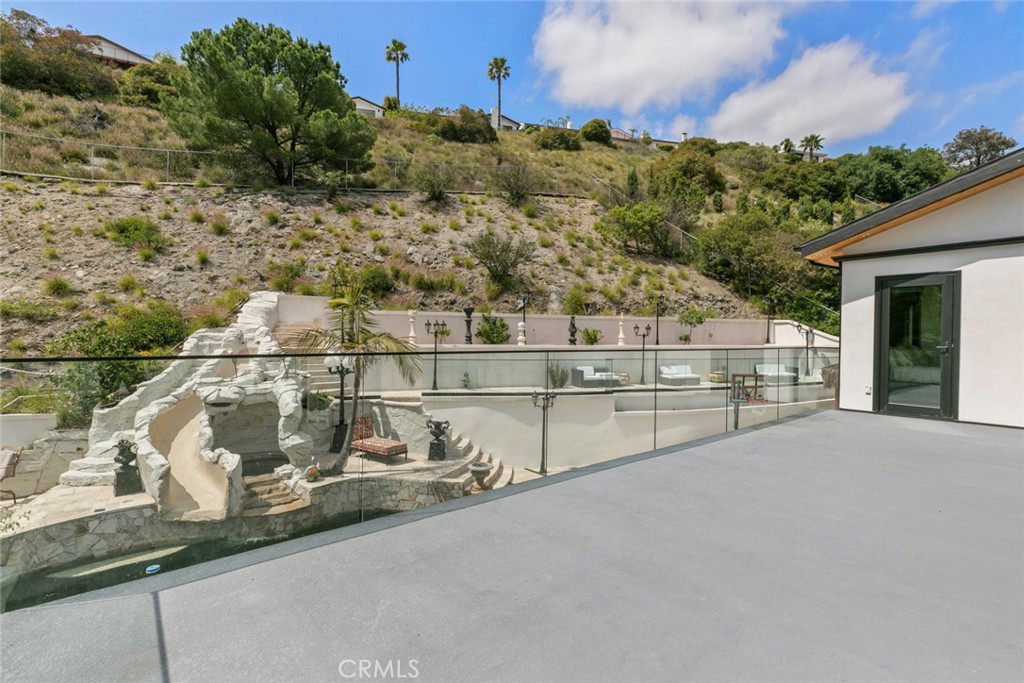 2223 Flintridge Drive Glendale, CA 91206 - Photo 72 of 74