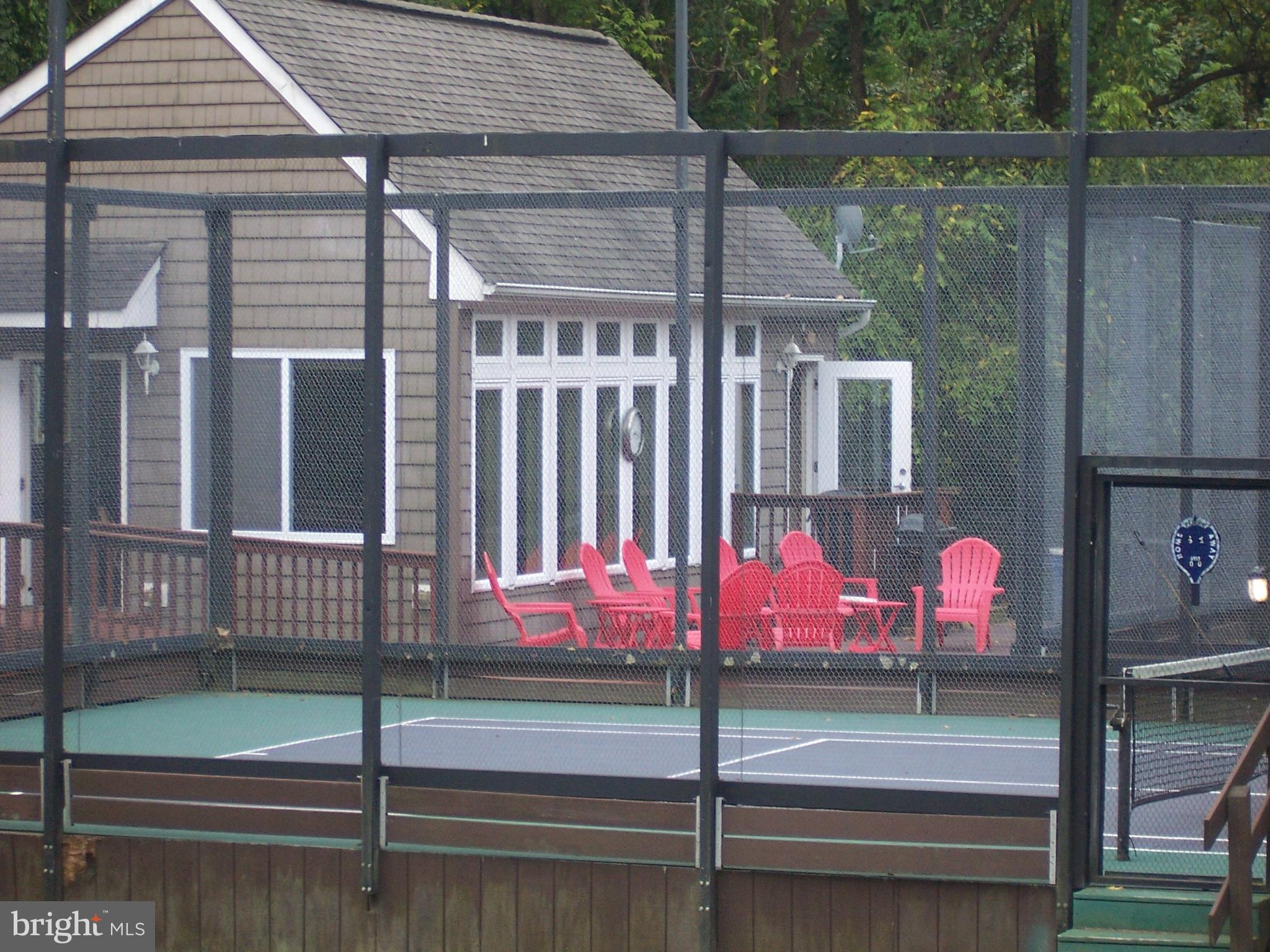 216 Valley Stream Lane Chesterbrook, PA 19087 - Photo 27 of 29 Paddle Courts Up Close