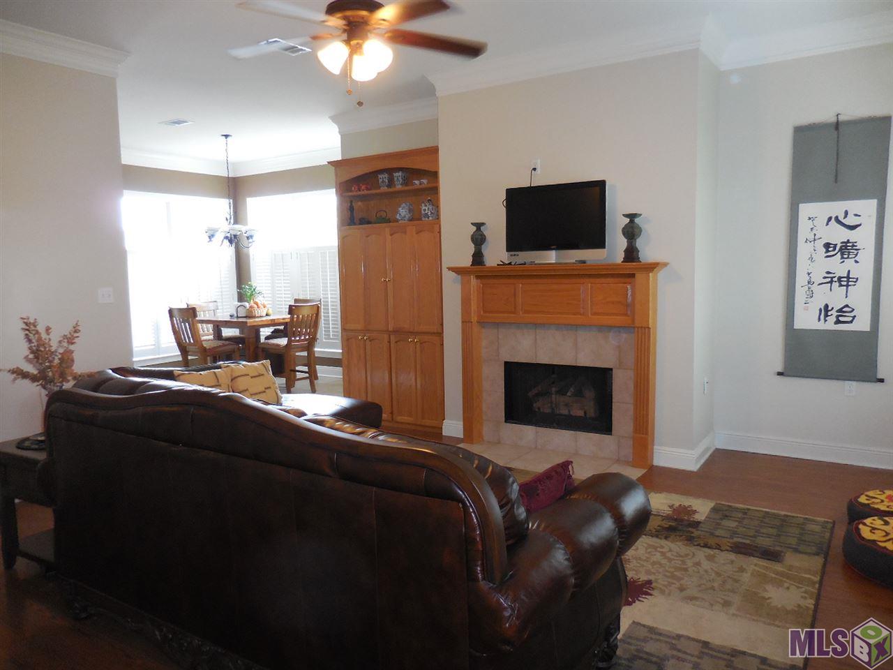 10325 Springrose Avenue Baton Rouge, LA 70810 - Photo 9 of 26 Living Room