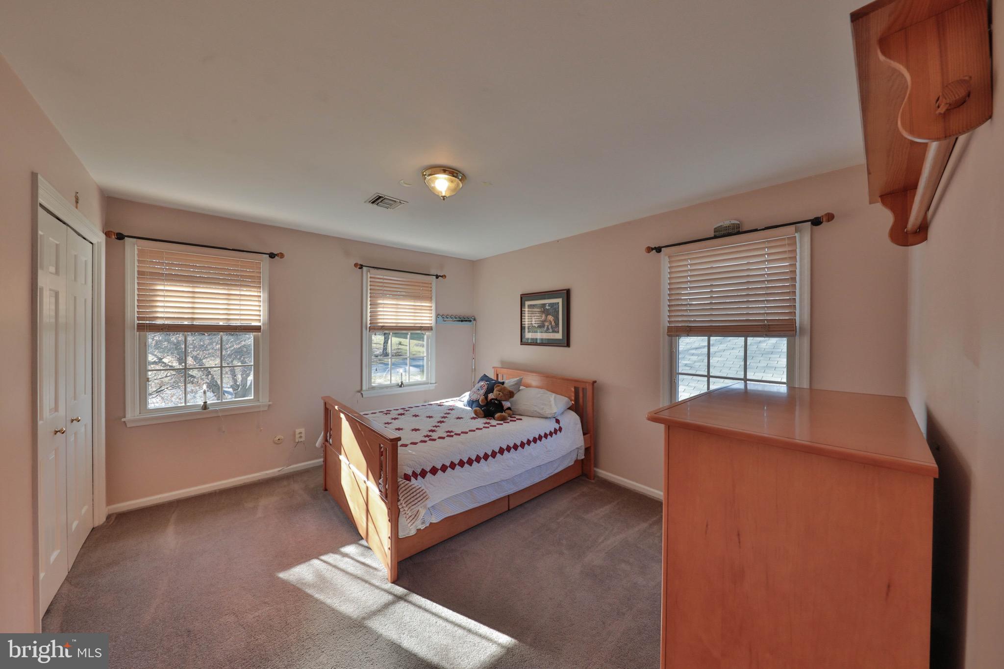 1875 Dartford Road Bethlehem, PA 18015 - Photo 17 of 49 Gallery Image 17