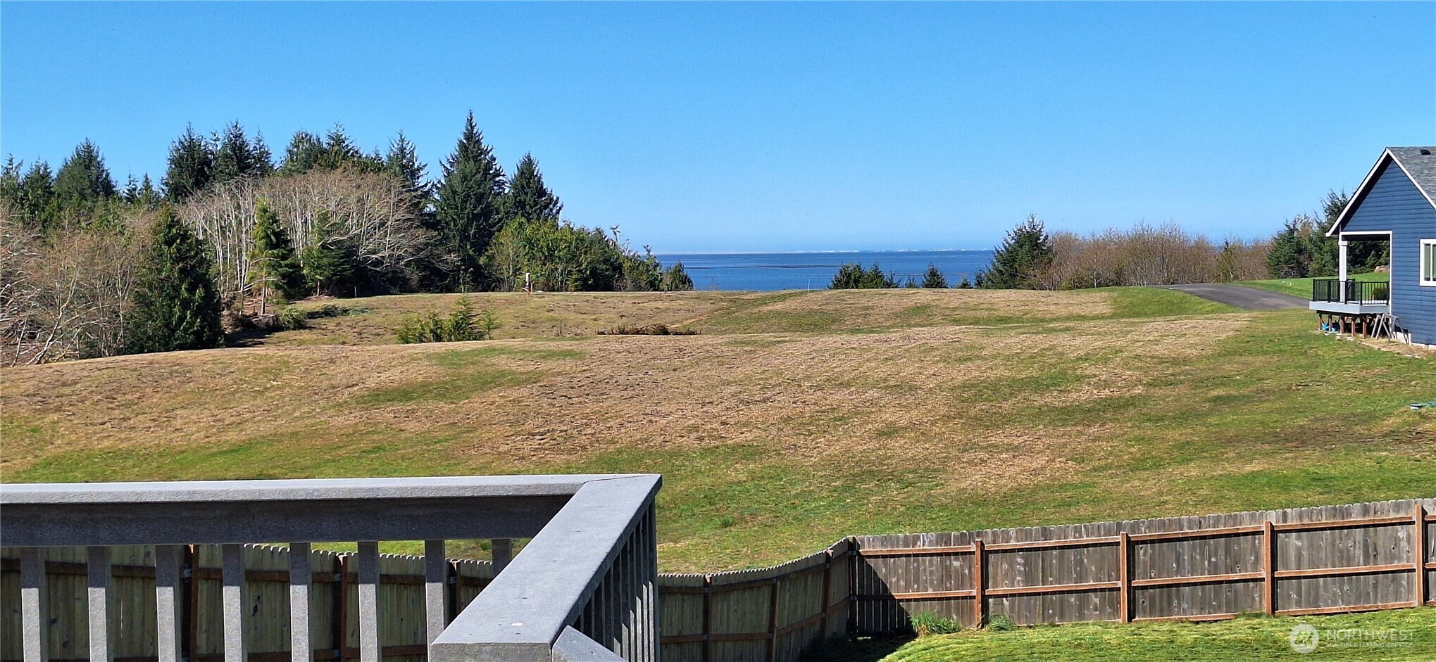 10 Spruce South Bend, WA 98586 - Photo 5 of 29 a view of ocean from a balcony