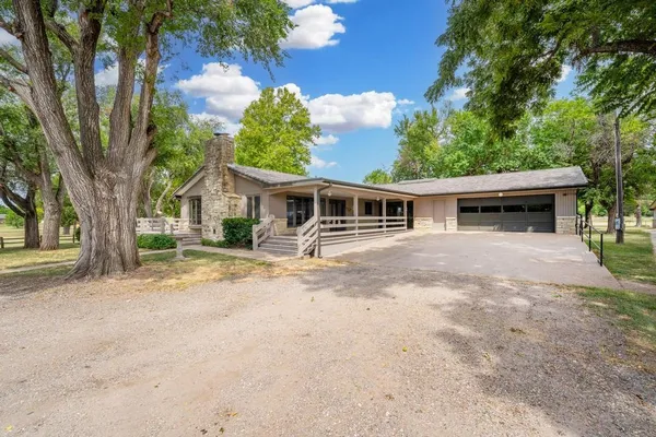 $775,000 | 4004 South Pike Road, Winfield, KS 67156