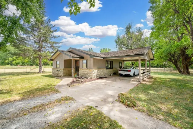 $775,000 | 4004 South Pike Road, Winfield, KS 67156