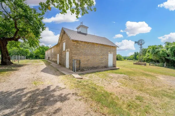 $775,000 | 4004 South Pike Road, Winfield, KS 67156