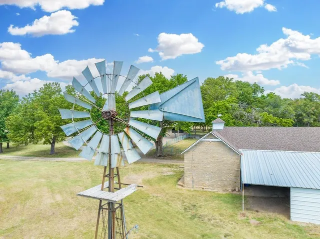 $775,000 | 4004 South Pike Road, Winfield, KS 67156