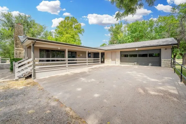 $775,000 | 4004 South Pike Road, Winfield, KS 67156