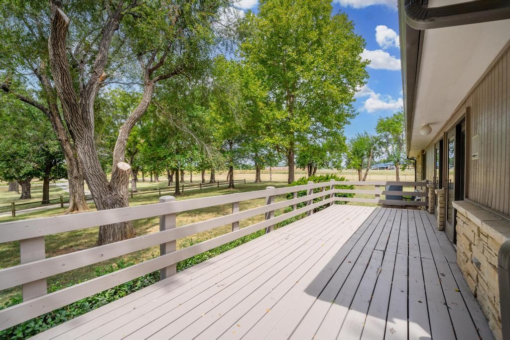 4004 South Pike Road Winfield, KS 67156 - Photo 6 of 36