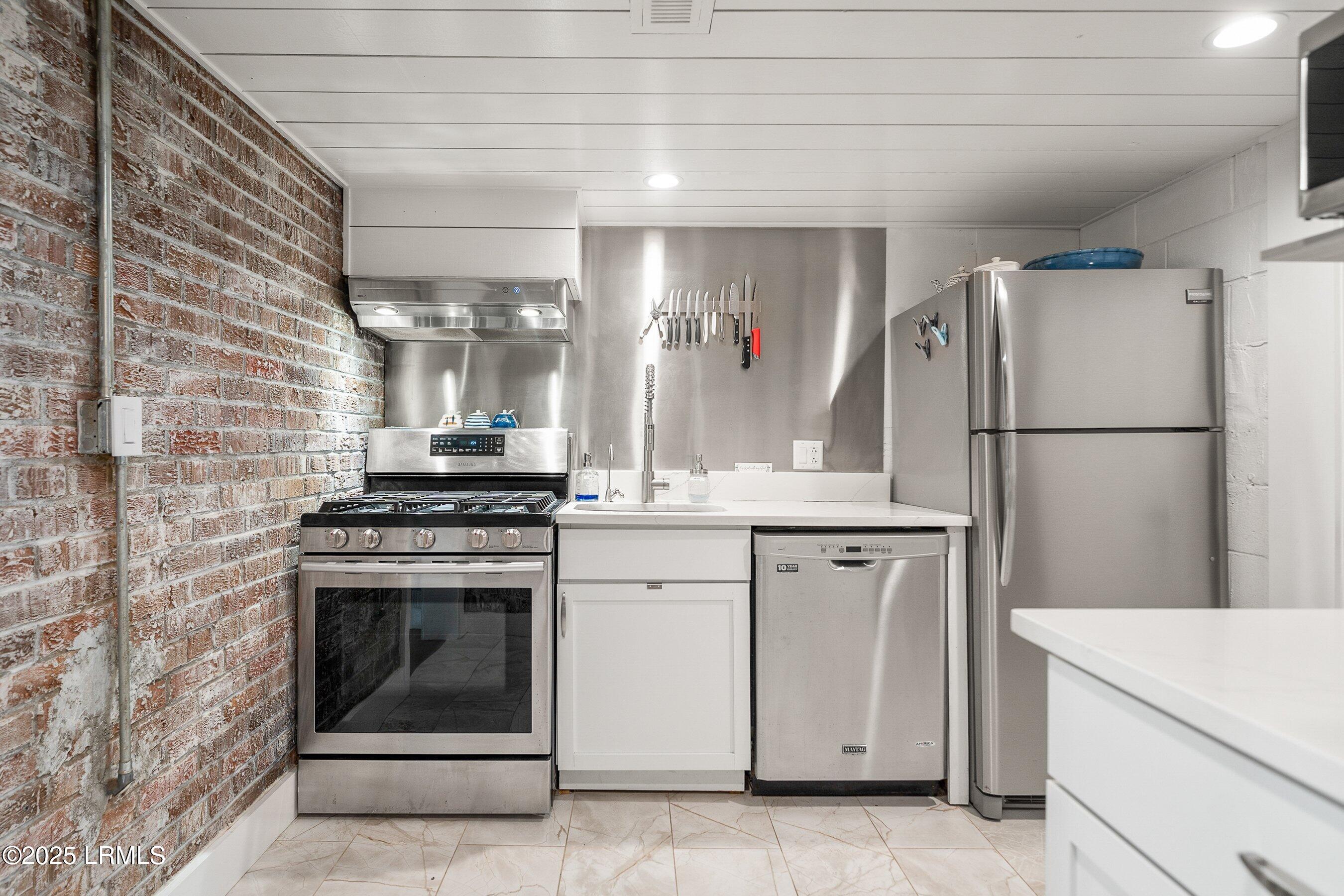 2102 Bay Street Beaufort, SC 29902 - Photo 69 of 91 DSC00002-3.jpg-SMALL