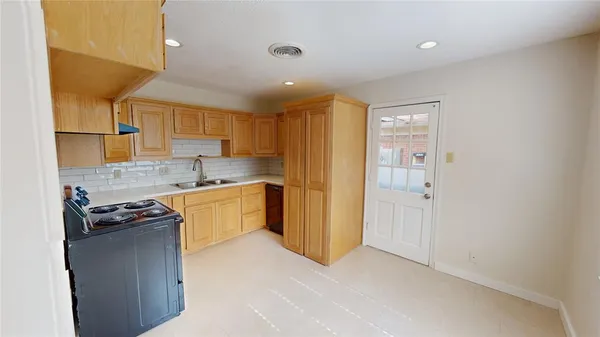 $327,500 | 2413 North Lockhart Street, Sherman, TX 75092