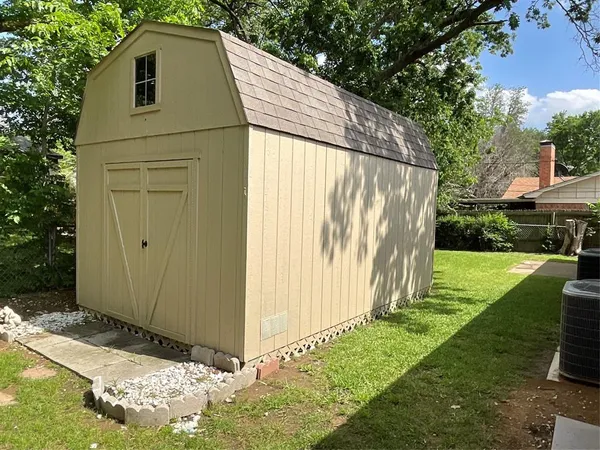 $327,500 | 2413 North Lockhart Street, Sherman, TX 75092