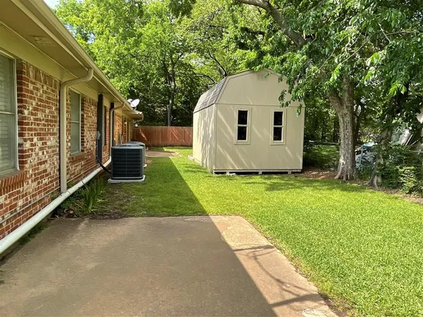 $327,500 | 2413 North Lockhart Street, Sherman, TX 75092