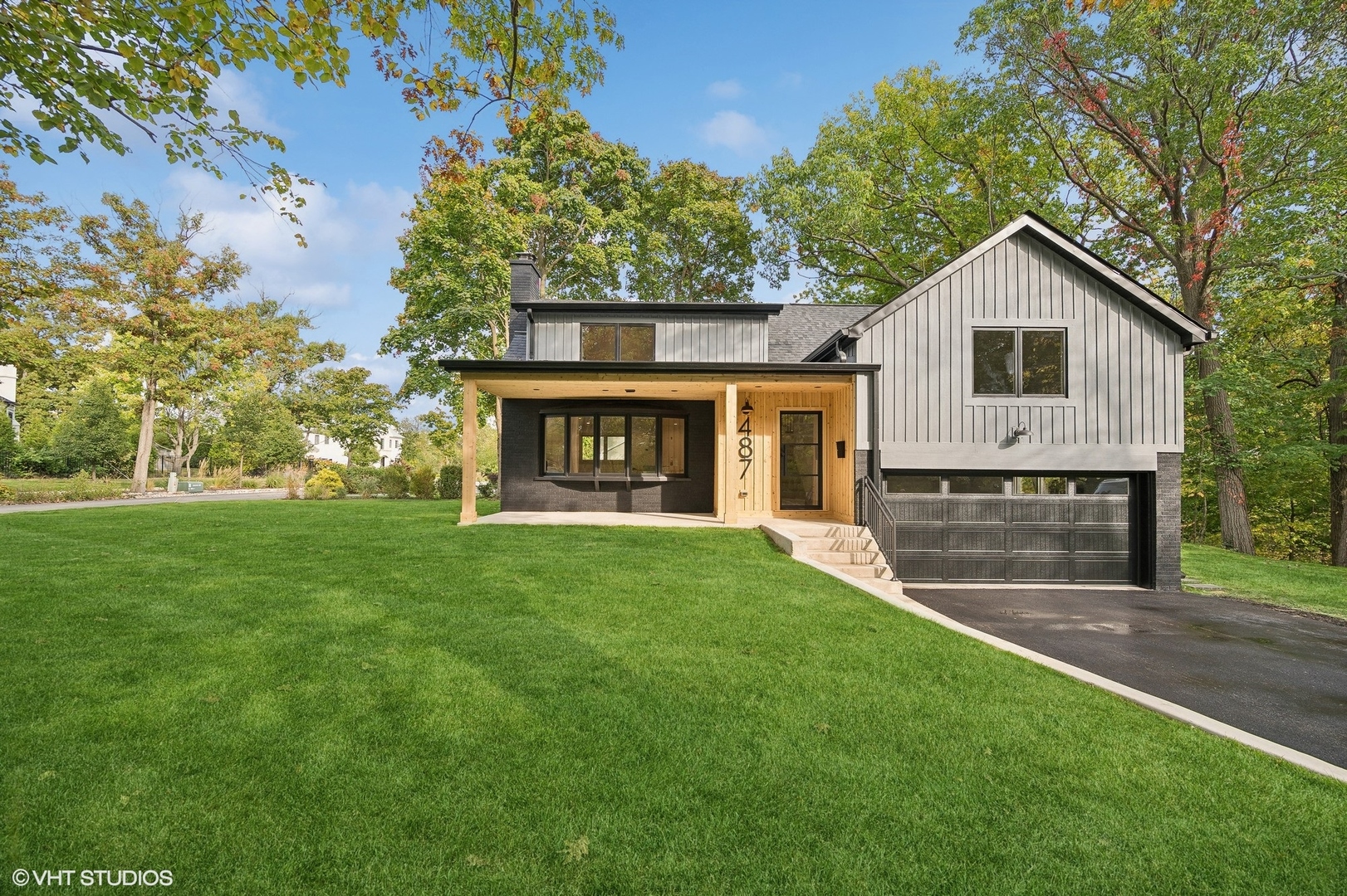 487 Sheridan Road Highland Park, IL 60035 - Photo 1 of 45 Gallery Image 1