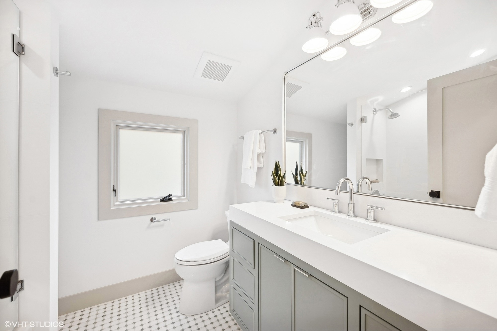 487 Sheridan Road Highland Park, IL 60035 - Photo 31 of 45 Gallery Image 31