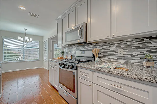 $2,200 | 2022 Highland Hills Drive, Sugar Land, TX 77478