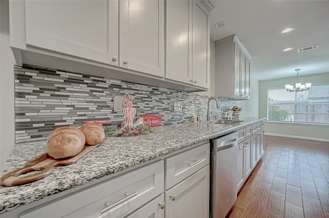 $2,200 | 2022 Highland Hills Drive, Sugar Land, TX 77478