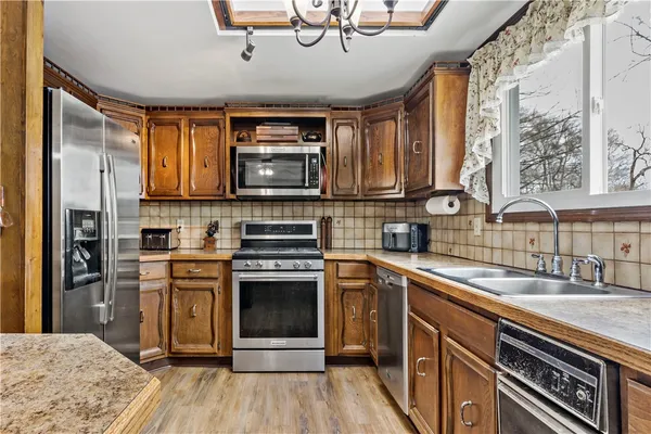 $549,000 | 88 Roseland Terrace, Tiverton, RI 02878